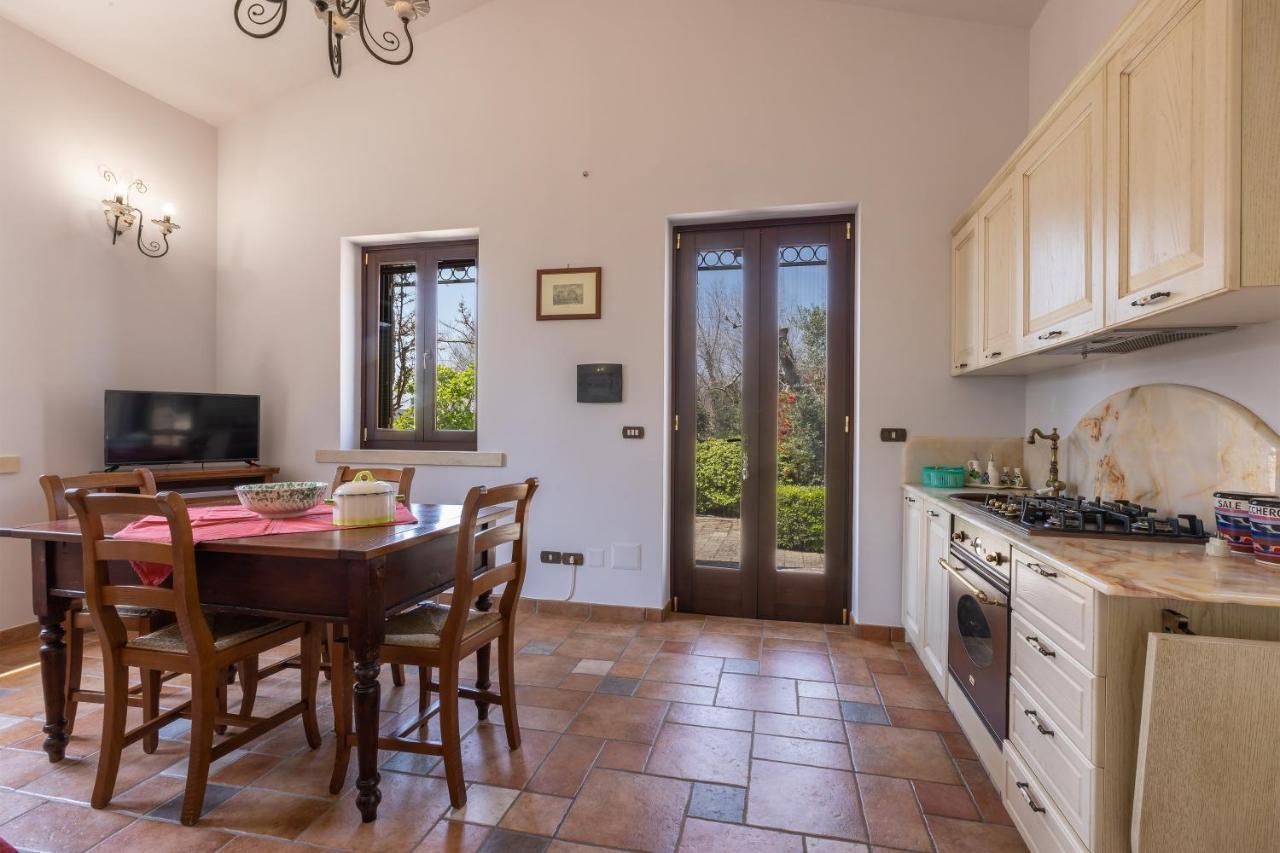 Bed and Breakfast Casa Ulmi Con Piscina Uggiano La Chiesa Zewnętrze zdjęcie